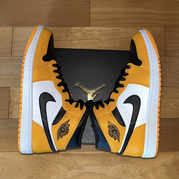 Air Jordan 1 Mid Shoes in TAXI/BLACK Combo 💛🖤 - Picture 3 of 14